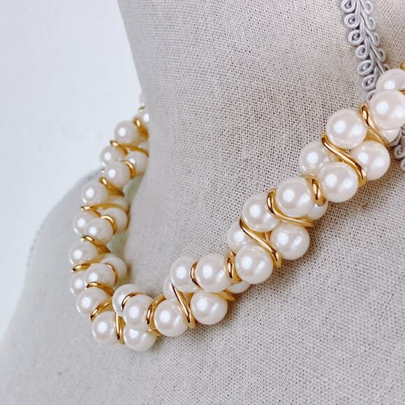 Vintage 1960s Wedding Necklace Faux Pearl Cluster Gold Tone Mid Century Jewelry - Picture 5 of 14
